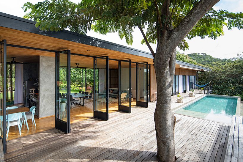 InteriorDesign9's tweet image. RT TheIDClondon &quot;RT designboom: the costa rica dwelling is a composition of simple lines and geometric solids with a lattice of rhythmic timber. designboom.com/architecture/s… https://t.co/hBhxnTBQjk&quot;