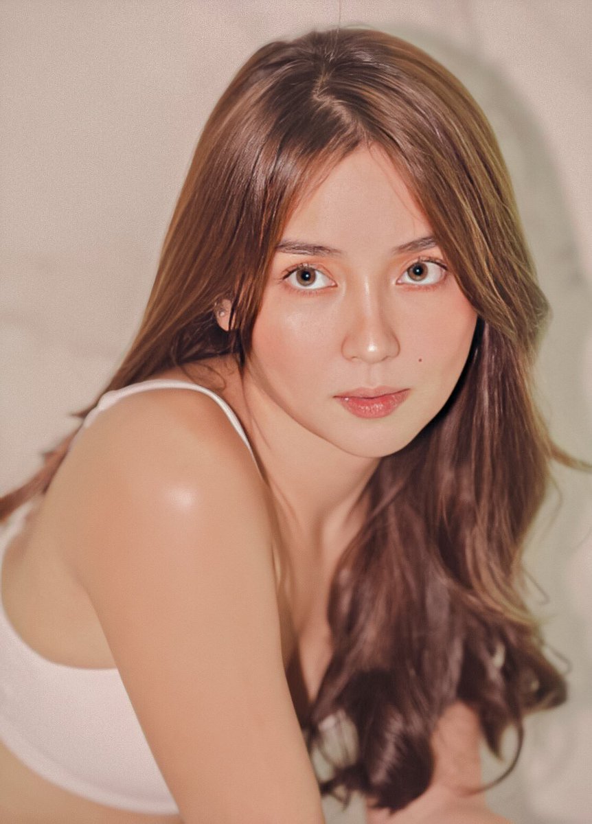 kathniellafnby_'s tweet photo. Look in to your screen,
It's Kathryn, It's Kathryn. π₯
.
.
.
(Photo credit) - edited by me π -
#kathrynbernardo #danielpadilla #BoxOfficeQueen #BoxOfficeKing #AsiasSuperstar #phenomenalloveteam #Unbeatablecouple #undefeated #boxoffice #EverydayKath #KATHNIEL #KathNiels https://t.co/hOVQfmvYQH