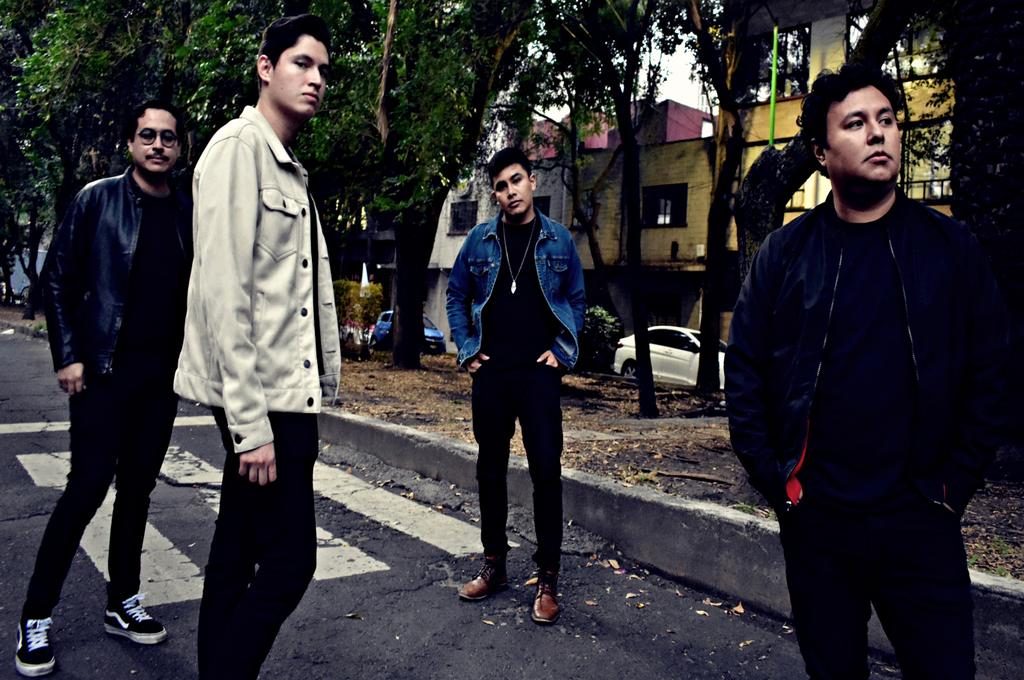 Son épocas difíciles para los artistas, nosotros estamos agradecidos de que ustedes sigan apoyando éste proyecto que tanto amamos.
Gracias por acompañarnos y disfrutar cada instante. #instantes  #Musica