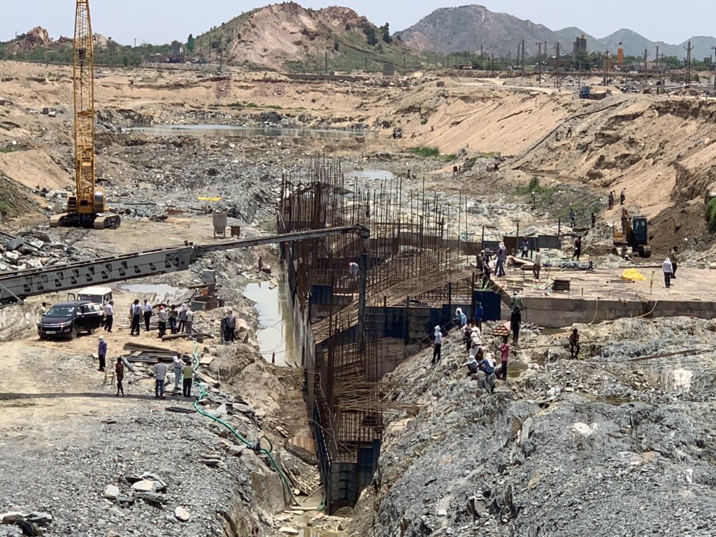 OmInfraLtd's tweet photo. Construction activity back to normal at Isarda Project https://t.co/XbZMYQOc5I