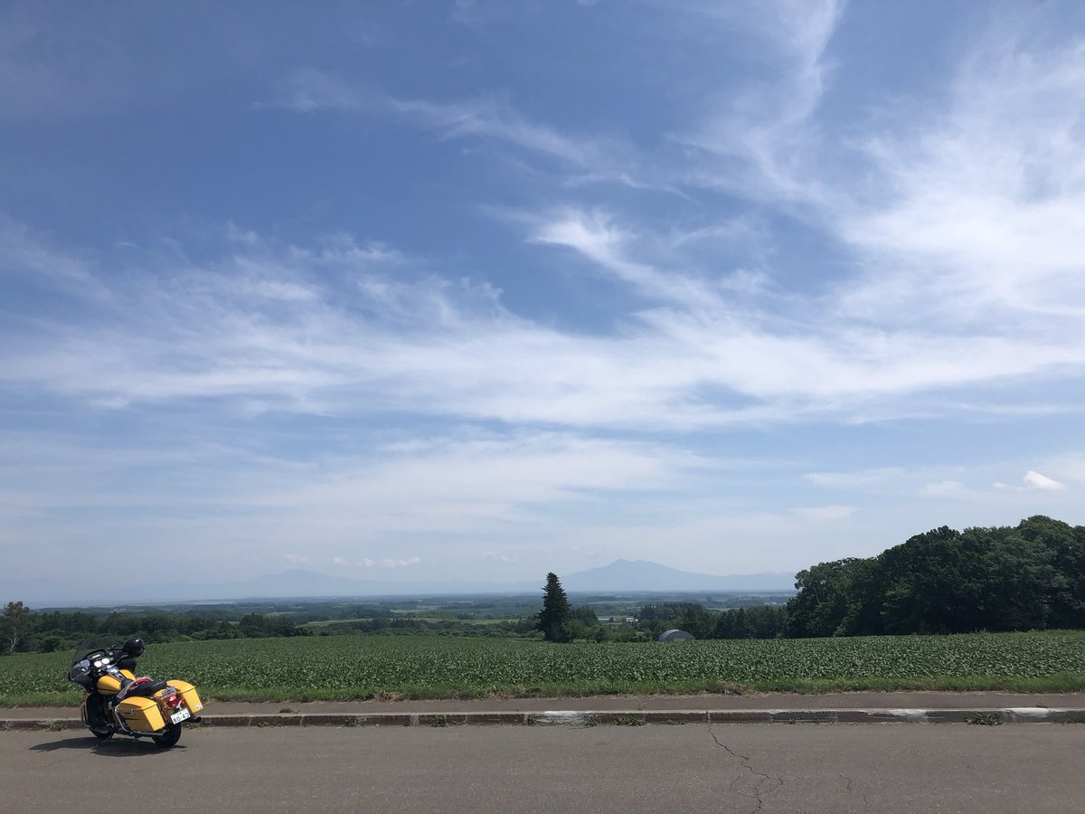 666massan's tweet photo. 感動の経で感動(^^)
#斜里岳
#海別岳
#知床半島
#オホーツク海
#harleydavidson
#FLTRI
#天気良い https://t.co/3oCkW0mxqe