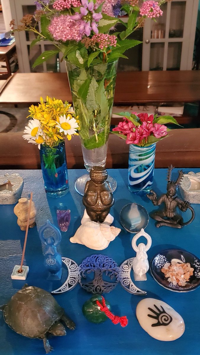 MyRitualMagic's tweet photo. This Buck Moon is about celebrating the abundance of nature and our upcoming harvest. We honour the ancient earth goddess represented by the Venus of Willendorf and the Spiral Goddess and the Green Man represented by Cernunnos. #fullmoon #buckmoon #magickal #spiralgoddess #witchy https://t.co/YZx52olANg