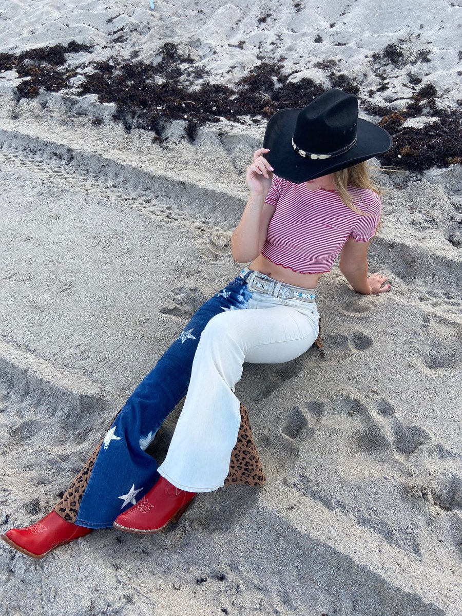 erinm134's tweet photo. life isn’t always perfect, but your outfit can be! https://t.co/C3JnUPme3a