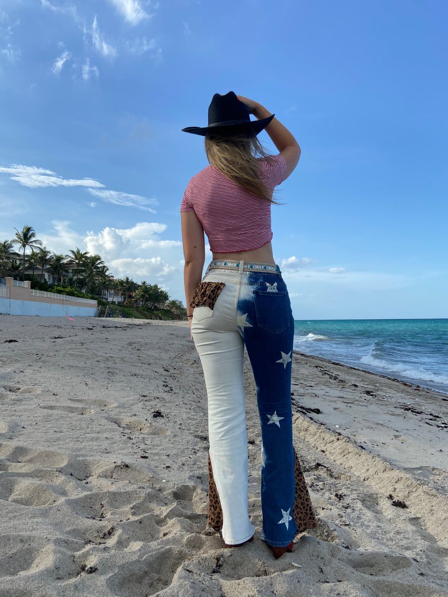 erinm134's tweet photo. life isn’t always perfect, but your outfit can be! https://t.co/C3JnUPme3a