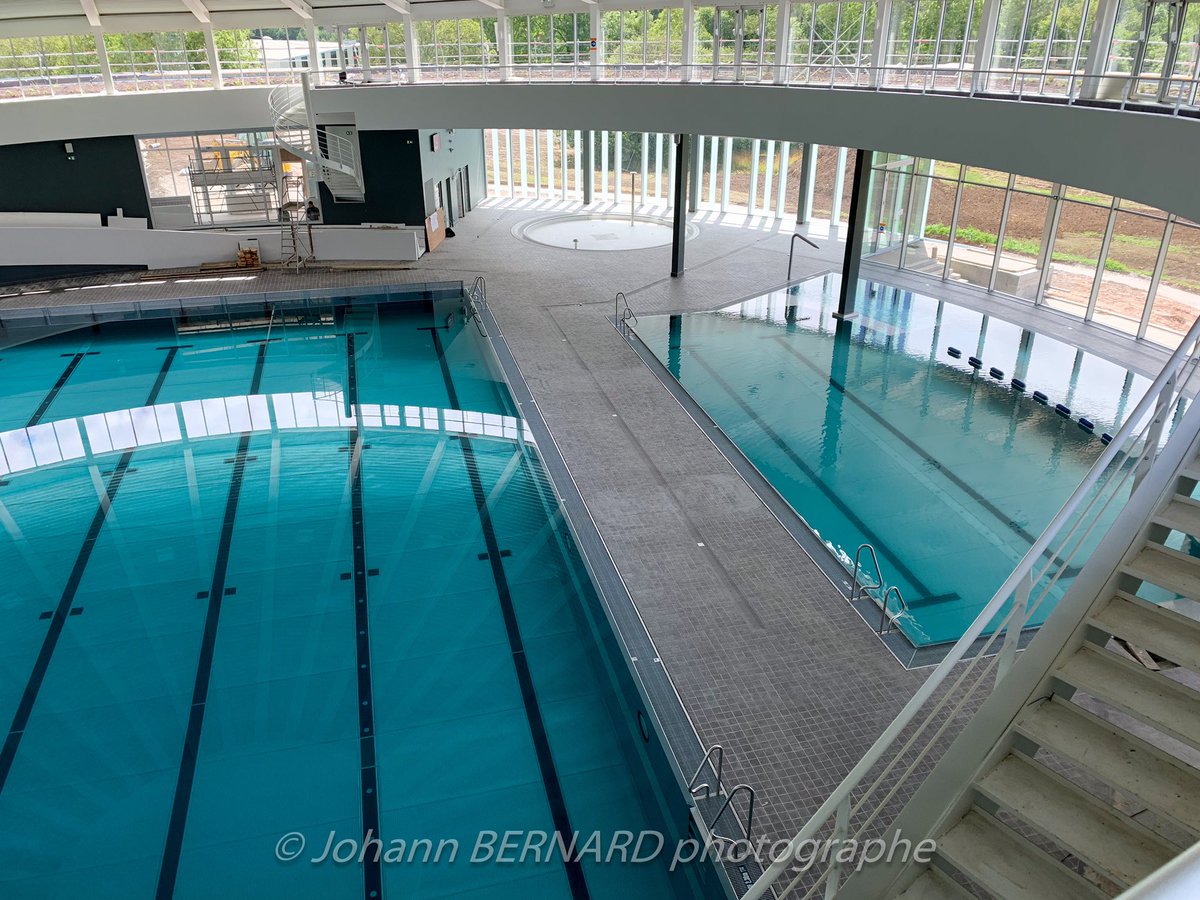 bernard29440's tweet photo. Premier #plongeon dans le #bassin #sportif de la #piscine de #Châteaulin... bientôt plein de #baigneurs profiterons de ce bel équipement ! #swimmingpool #findechantier #miseenservice #pasencoreouvert #chantier #construction architecte: DUBUISSON ARCHITECTURE bet: @OTEISFR https://t.co/mmzl7hTDrj