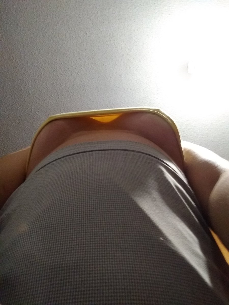 VioletB74873576's tweet photo. Buenas noches a todos ✌🏽
#NSFW #nsfwpic #tetas #chubby #gordita https://t.co/IQtmctJB37