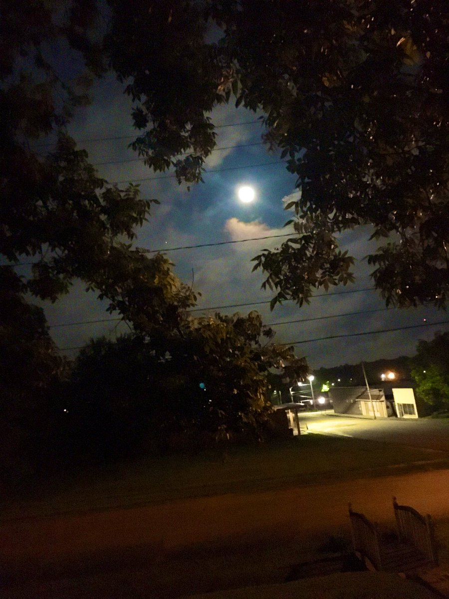CharleyDumas's tweet photo. #FullThunderMoon
31.599973° N, 89.867340° W https://t.co/fJ0YEceOF8