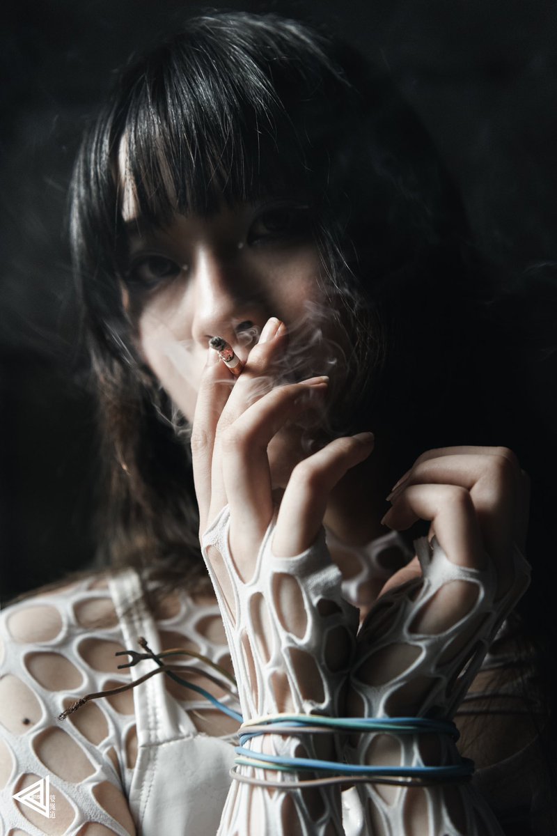 《危》

PHOTO：王子
MODEL：KWII
ROPE：RW BEN

#shibari #bondage #kinbaku #livehouse #show #contemporaryart #fashion #art #underground #china #model #artist #cosplay #tattoo #sexy #girl #bdsm #bar #tiedup #繩藝 #捆绑  #緊縛 #縛り #bdsmcommunity