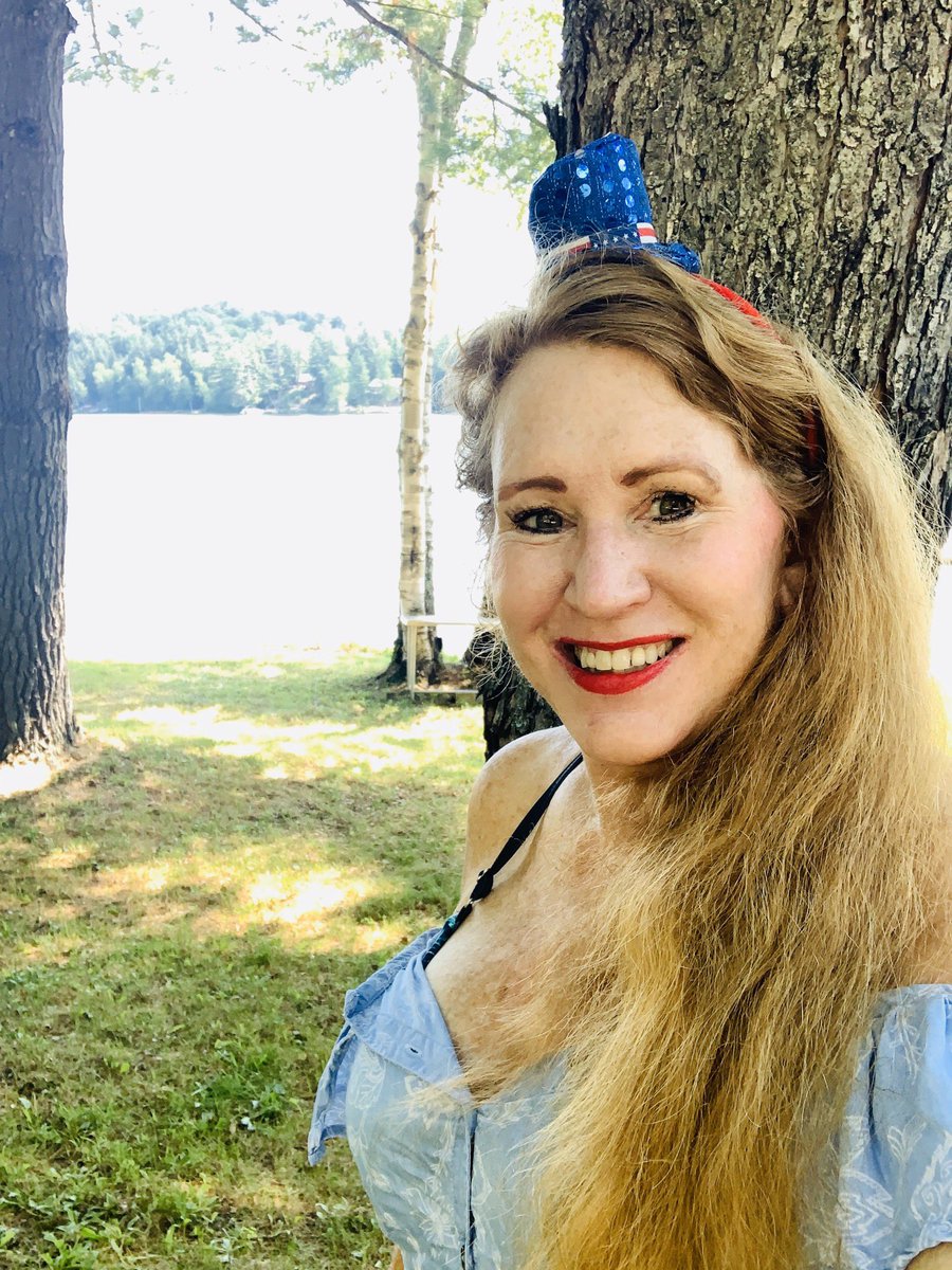 cleanhome5's tweet image. Happy Holidays! #jackielakerentals  #upnorth #cornerlake