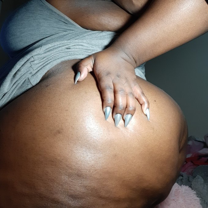 3 pic. Hey, hun welcomes to my NSFWTwitter I do custom nudes, videos, and pictures video sets. my Onlyfans