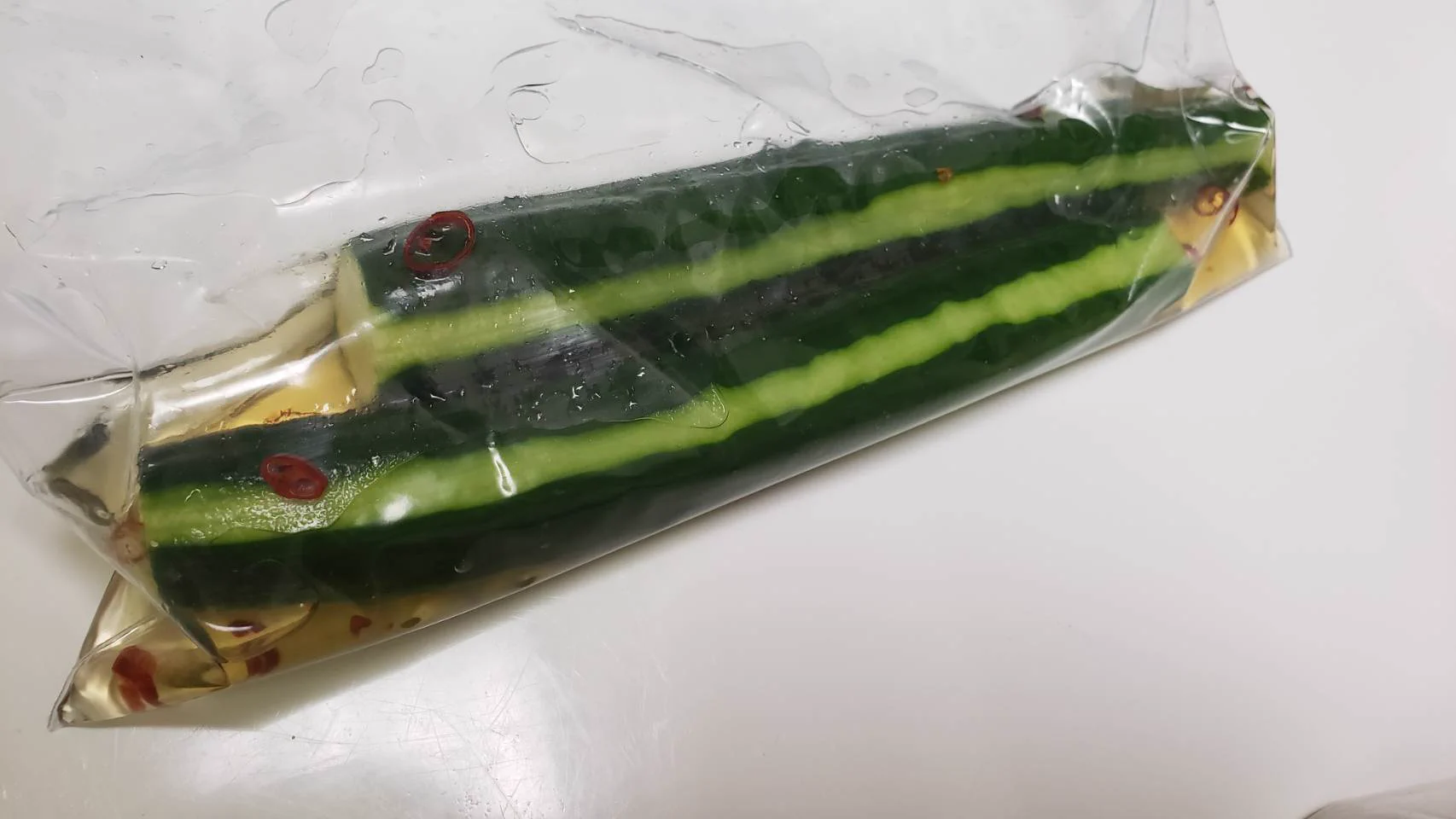 漬けるだけでOK？！夏におすすめ、きゅうりを使った簡単レシピ！