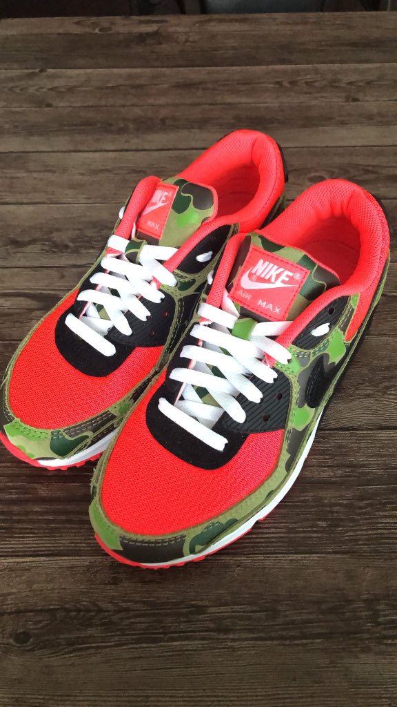 おめぐ 出没注意 On Twitter 縛らない方が可愛い W Airmax90 ダックカモ Nike おばちゃん スニーカー好き 友達になりませんか
