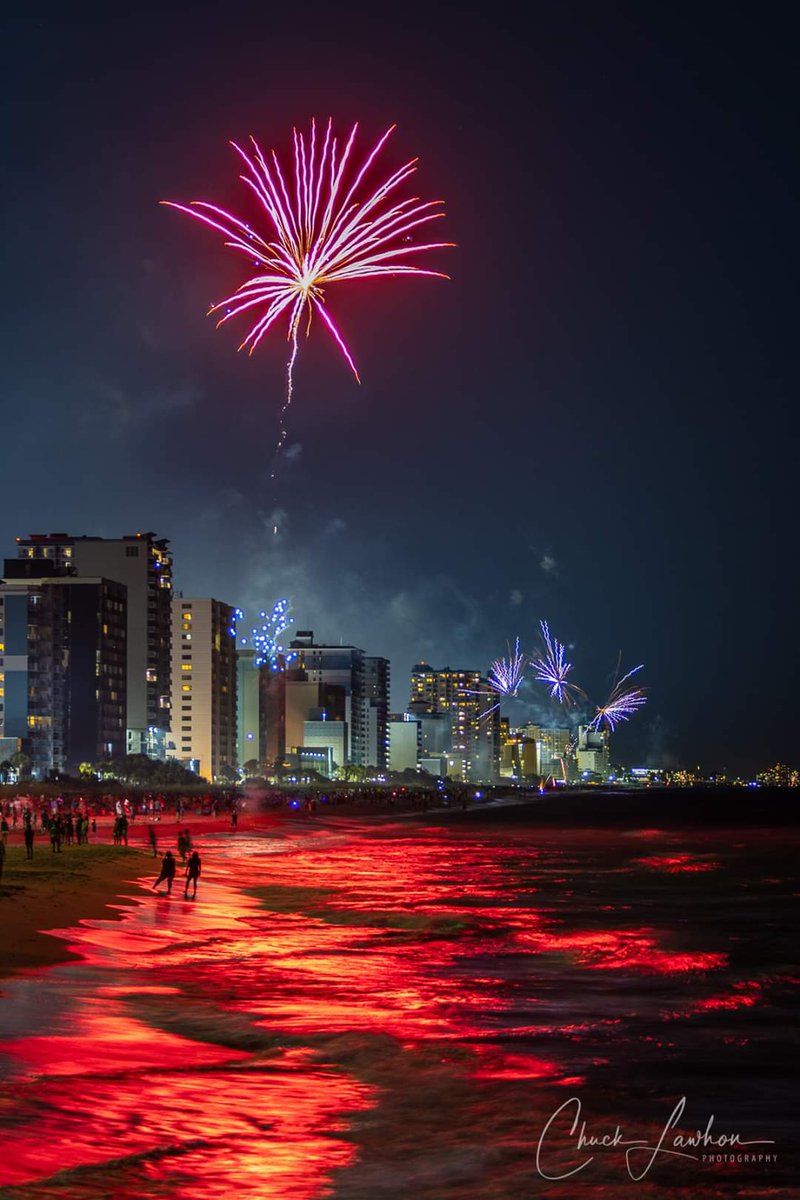 CLPhotographyMB's tweet photo. The Myrtle Beach skyline from Springmaid Pier this evening @maggiellorenz @suphannahrucker @jamiearnoldWMBF @AndrewWMBF @KatPhillipsTV @wmbfweather @Meghan_WBTW @patsykelly_wbtw @WBTW_NicoleB @WBTW_FrankJ @ChrisParksWBTW @tayhernandeztv @Discover_SC @horrysheriff @katemerrimantv https://t.co/TpwiT9xLZC