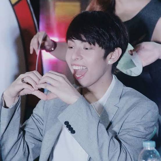 yuhssi's tweet photo. Hi A'tin! Justin appreciates your love and support. Love kayo ni Bujah!💕🌽
#Maisannijah
#sb19 #sb19_josh #sb19_sejun #sb19_stell #sb19_ken #sb19_justin #sb19josh #sb19sejun #sb19stell #sb19ken #sb19justin https://t.co/RLOESL8ANP