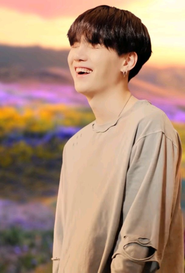 evedoblasrogel's tweet photo. Se abre hilo de; extraño a min yoongi. 
#MinYoongi #Sugabts #YOONGI #AgustD100M #AgustDMadeHistory #AgustDxDaechwita https://t.co/C47iz3QE6H