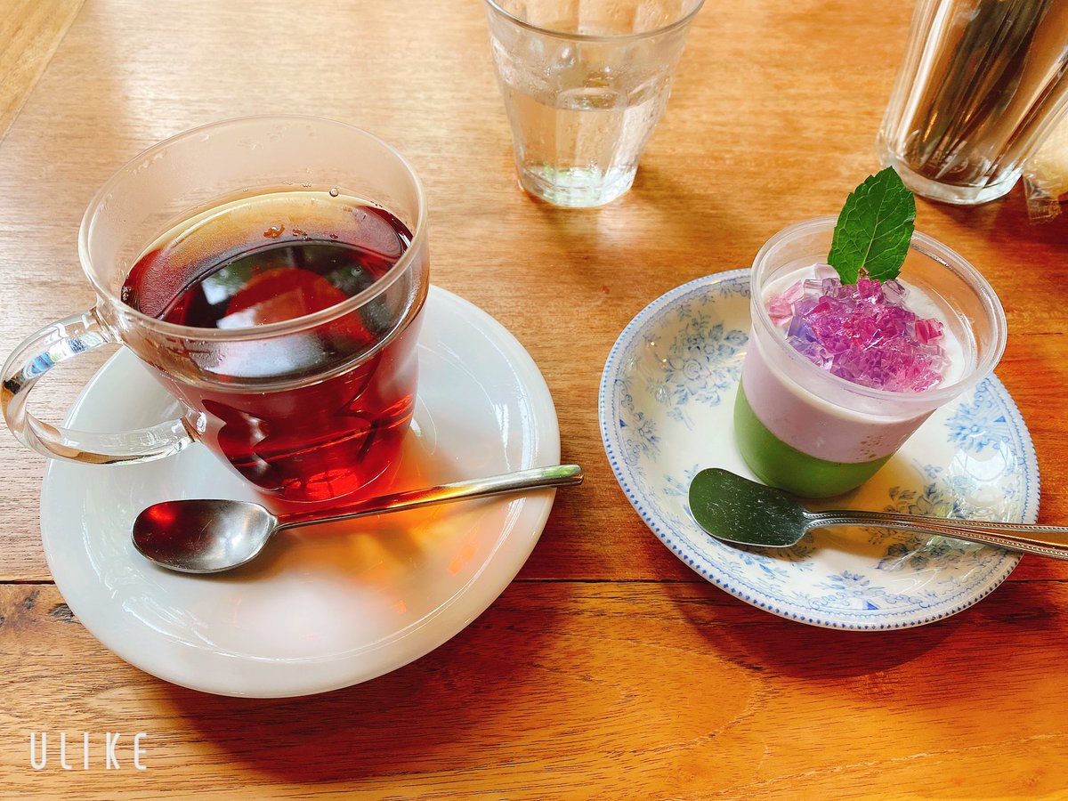 紫陽花のパンナコッタなんてエモいわ う めづのイラスト