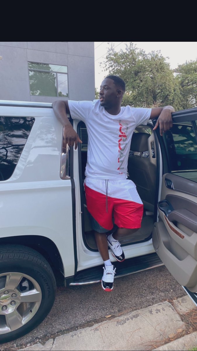 __liscooter's tweet photo. when you getting money you gotta move like the president ! #noKAP🔥 https://t.co/eFOaCgbXey