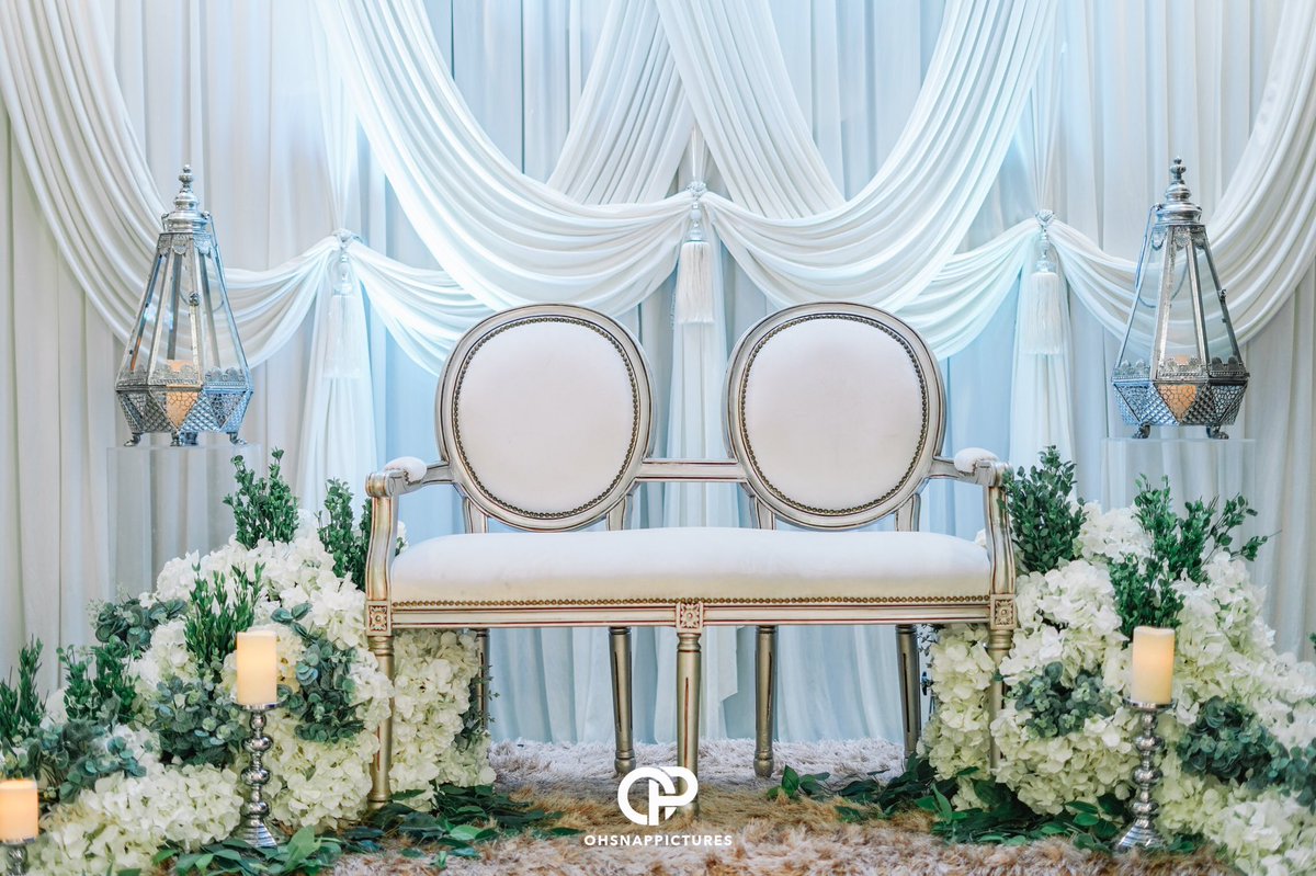 ohsnappicture's tweet photo. Bakal2 pengantin mesti pening nak deco pelamin atau theme pelamin yang sesuai dengan majlis kan? 🧐 jgn risau ohsnappictures share gambar pelamin untuk rujukan 🥰 harap membantu 😁.
PROMO COMBO RM2399 PKPP UNTUK MAJLIS NIKAH STILL ON!!🥳 @twtmalaywedding https://t.co/LnoQcazzbY