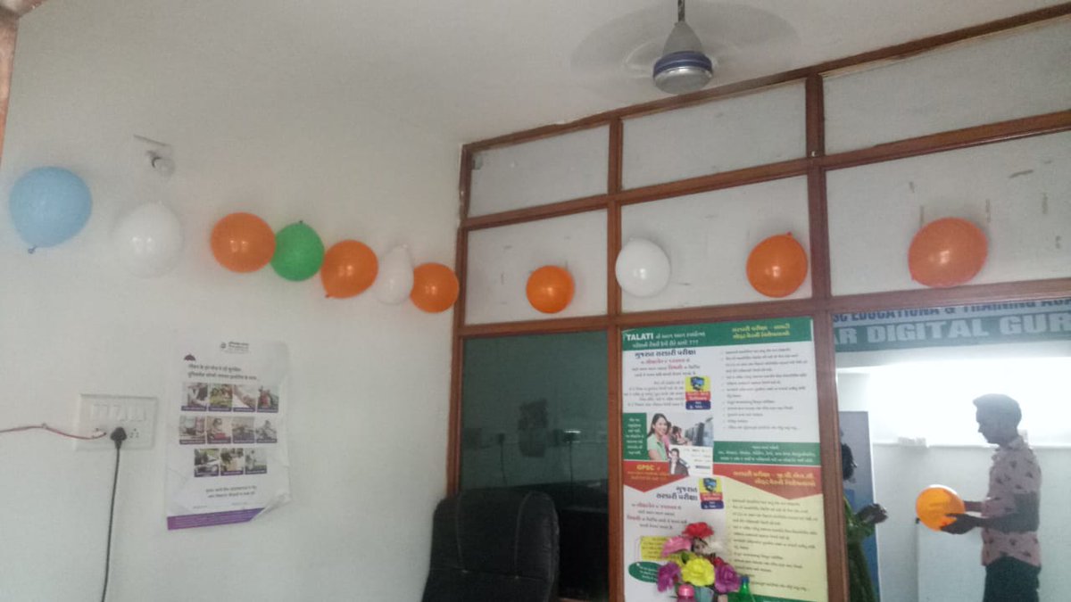 IleshCsc's tweet photo. CSC Gujarat Celebration Day

#cscgujaratdiwas 
@CSCGujarat 
@IleshCsc 
@jazan_sengupta 
@CSCSPMVISHAL https://t.co/1HZIvOFELm