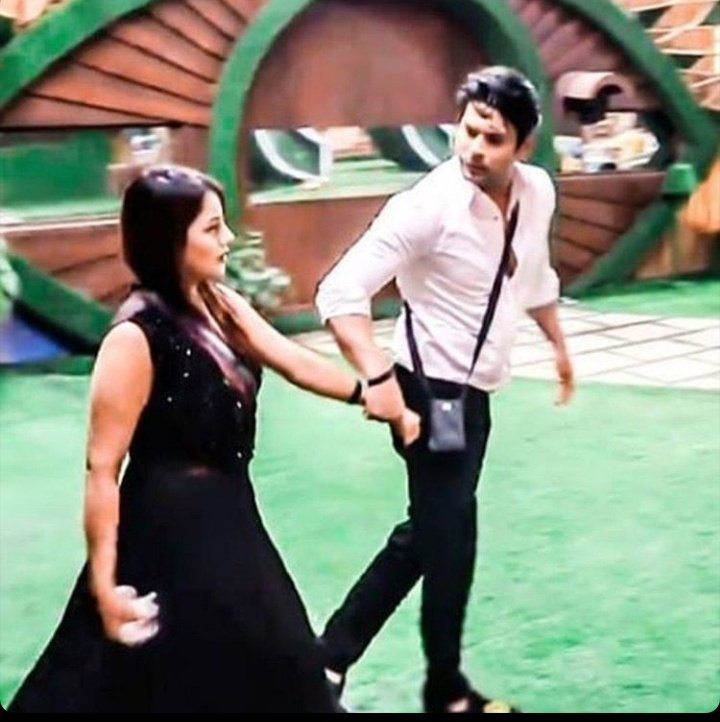 4. Such dotful brothers....guiding their sister to correct path ....Absolutely adorable!! #TitForTat  #SidSanaBrotherSister