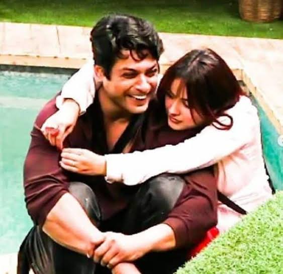 11. Can you just look at them back hugging their brothers  #TitForTat  #SidSanaBrotherSister