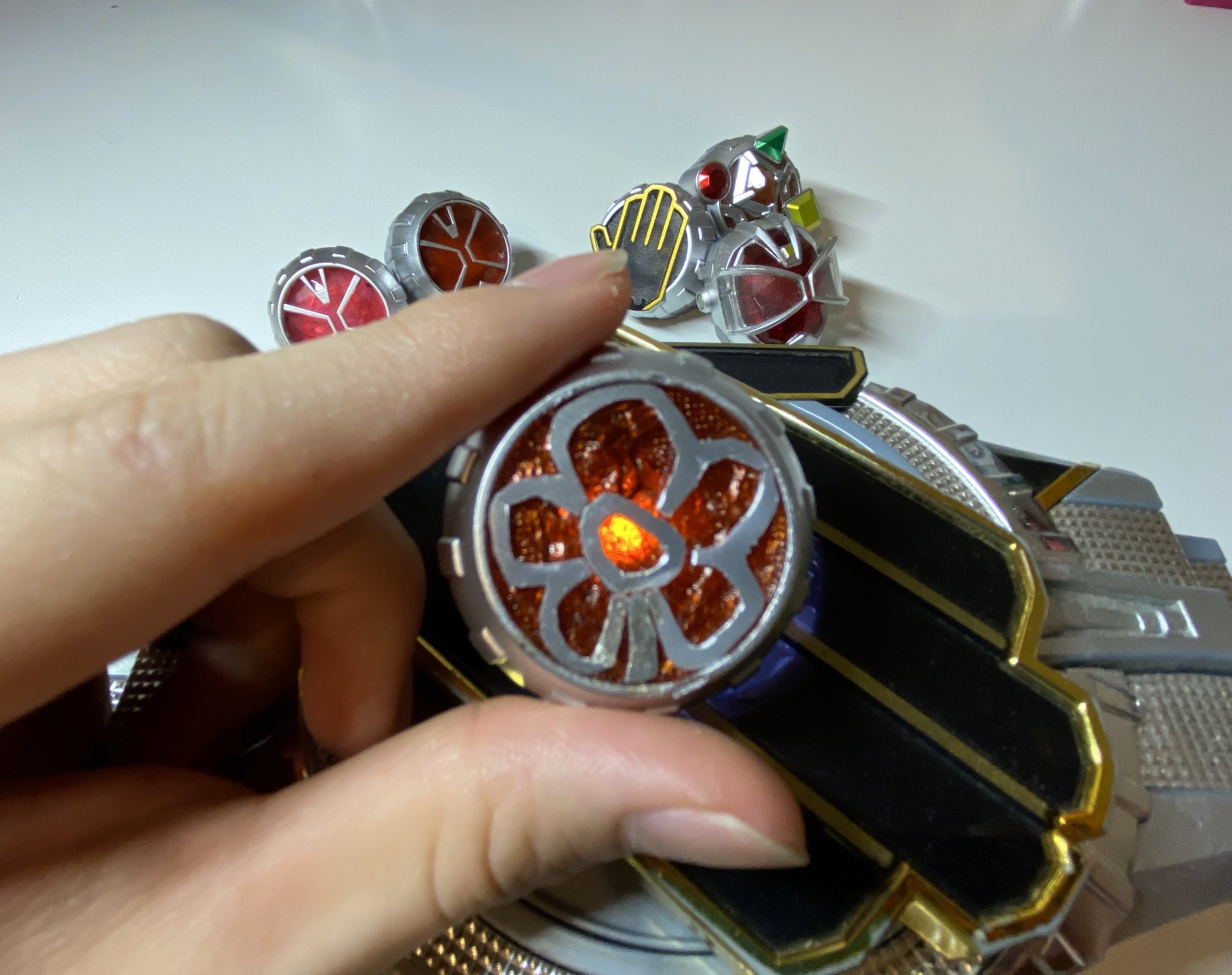Queen フラワーウィザードリング 劇場版 仮面ライダーウィザードにて登場した未発売ウィザードリングを作ってみましたー 光るよ 仮面ライダーウィザード T Co Bvlmvtkmbq Twitter