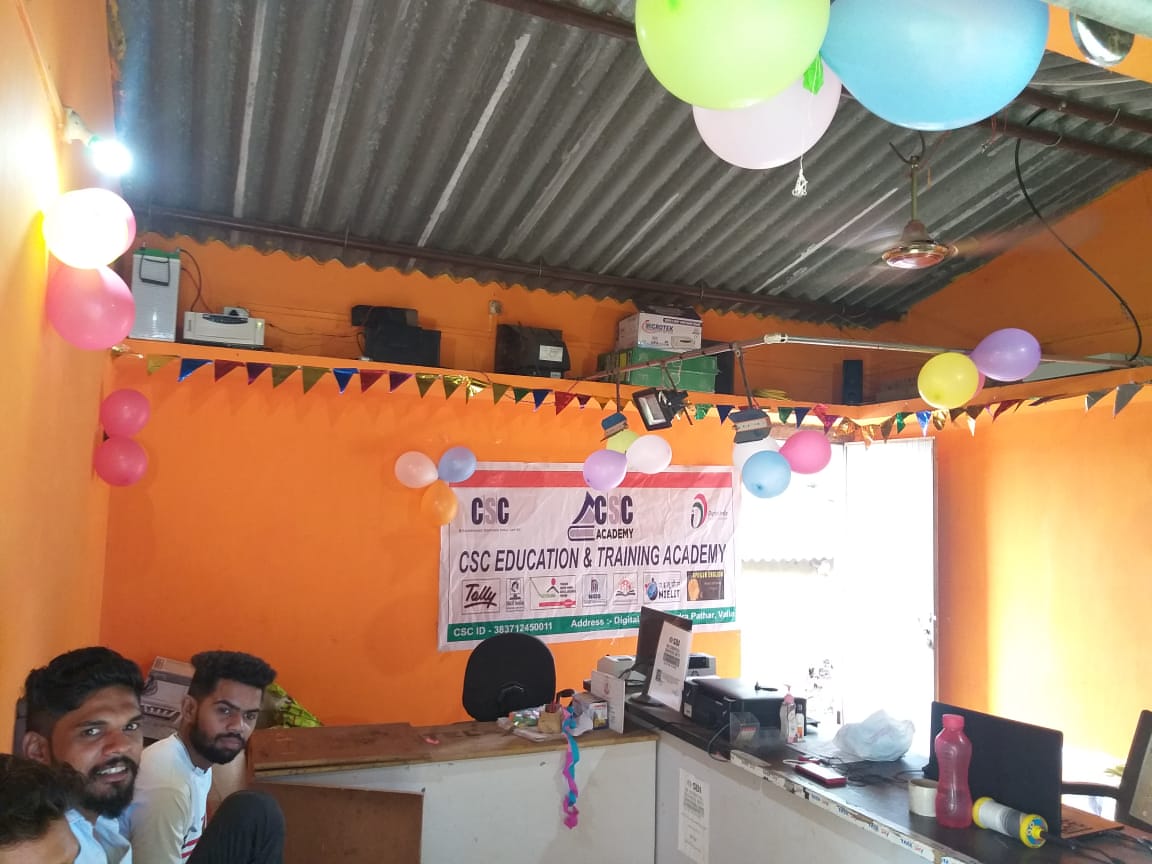 Vle satish Desmukh celebrated #cscgujaratdiwas  by distributing mask..<a href="/CSCGujarat/">CSC Gujarat</a>
