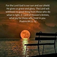 PastorMukaile's tweet photo. When you walk in righteousness and holiness, God is pleased with you and you attract His blessings but when you love wickedness and choose that way then you receive a curse from God. Which one do you prefer today?
#GoldenFryForMe
#sundayvibes
#SundayThoughts
#SundayMotivation https://t.co/a13iq1pgVt
