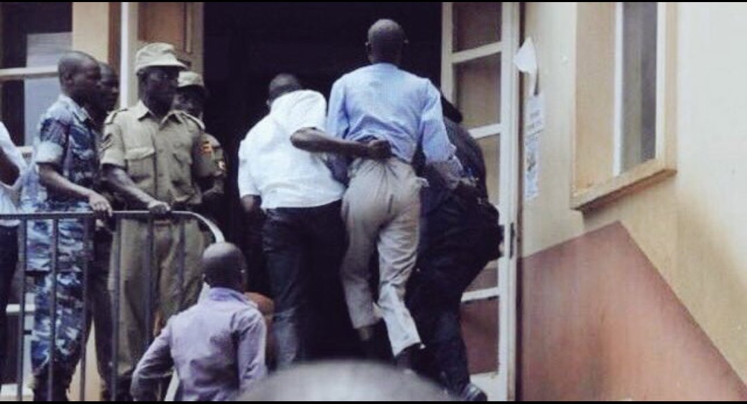 jBYN_2's tweet photo. @SizweDhlomo This is how they caught me after trying to Run Away from a fight 😭😭 https://t.co/3TPh3iSc2c