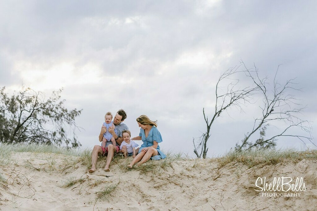 shellbellsphoto's tweet photo. Tender family moments ⁠
.. there is nothing better than having the sand between your toes and the wind in your hair.  This family travelled from the UK for a family holiday on the Sunshine Coast, just before Christmas.⁠
⁠
#freshasadaisy #childphotosh… https://t.co/gfVj5YK5ib https://t.co/xQO0abGbLZ