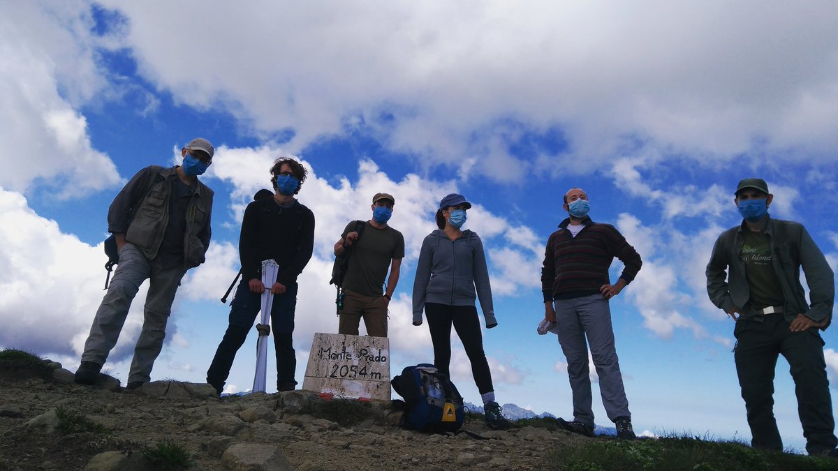 labofito's tweet photo. This is the teamwork from the #ecology groups of @UNI_FIRENZE working on #GrassCross project.
They are studying #biodiversity of #grasslands in Central #Italy mountains. Check updates at https://t.co/OMLPgoxxMK https://t.co/IHxL2df1U5