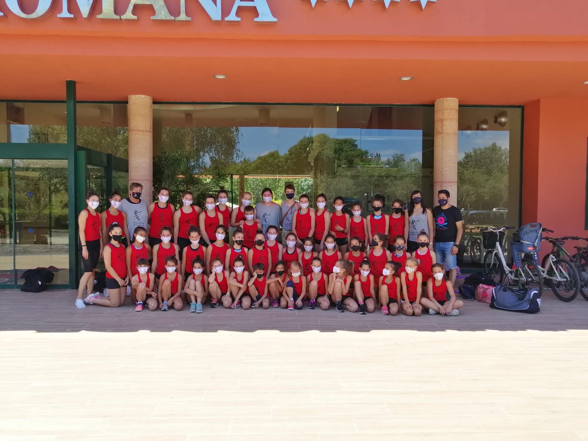 Finaliza el exitoso Campus Rítmica Costa Daurada y se lleva a cabo “el ya tradicional” intercambio de mascarillas. Gracias por la confianza y el cariño de todo el grupo. #ohtels #vilaromana