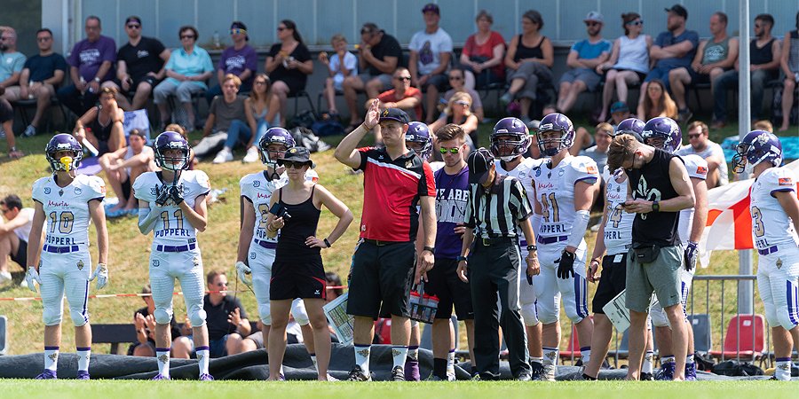 sacristans's tweet photo. Saison in Sicht! Headcoach Dennis Oppermann und seine Sacristans schauen einer verkürzten Regionalliga-Saison ab September entgegen. Mehr hier: https://t.co/7kwPdgguWK
#ft1844 #freiburg #sacristans #americanfootball https://t.co/l63n33bpHR