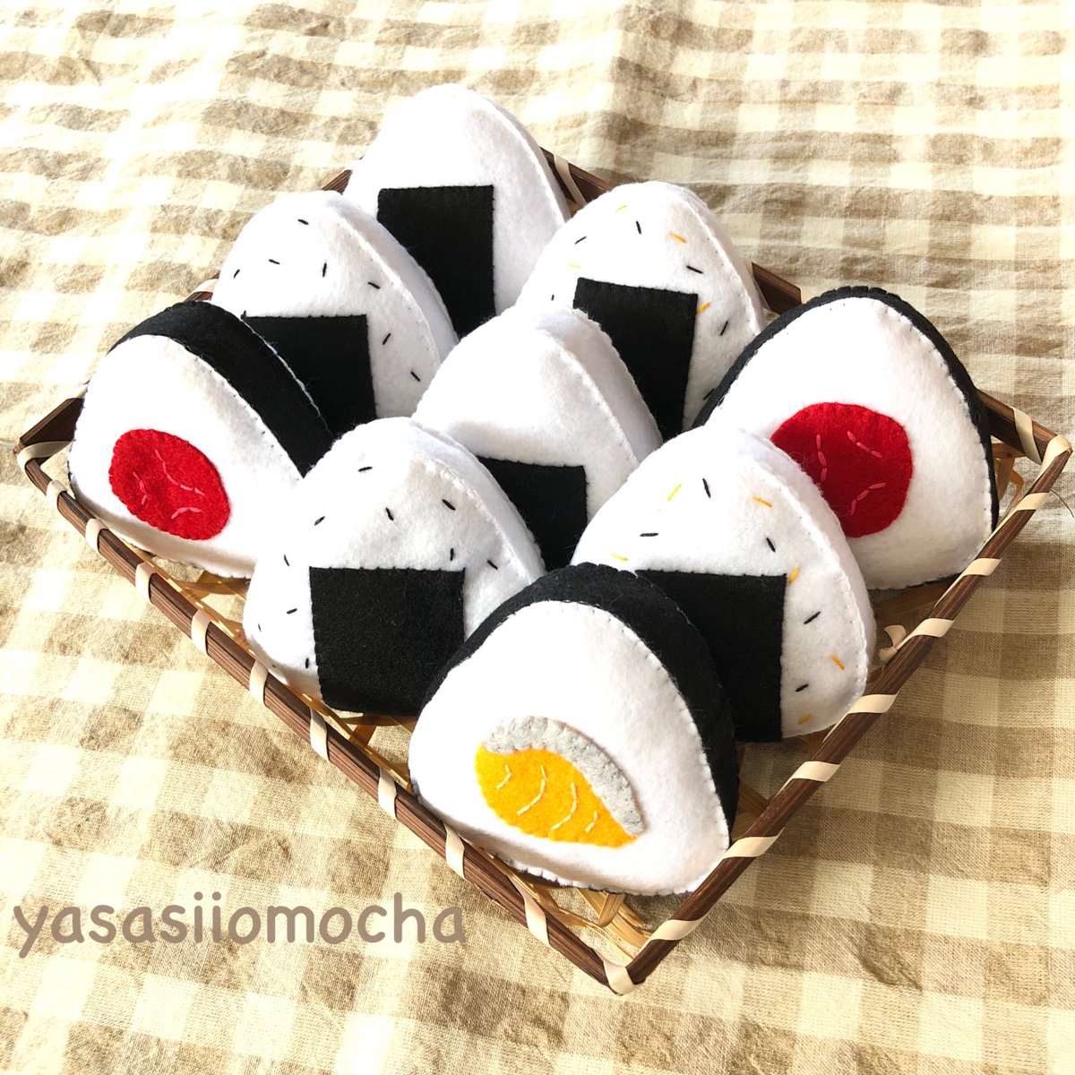 𝟏𝐅𝐥𝐨𝐰𝐞𝐫＊造形作家／フェルト型紙 (@1flower_felt_mamagoto