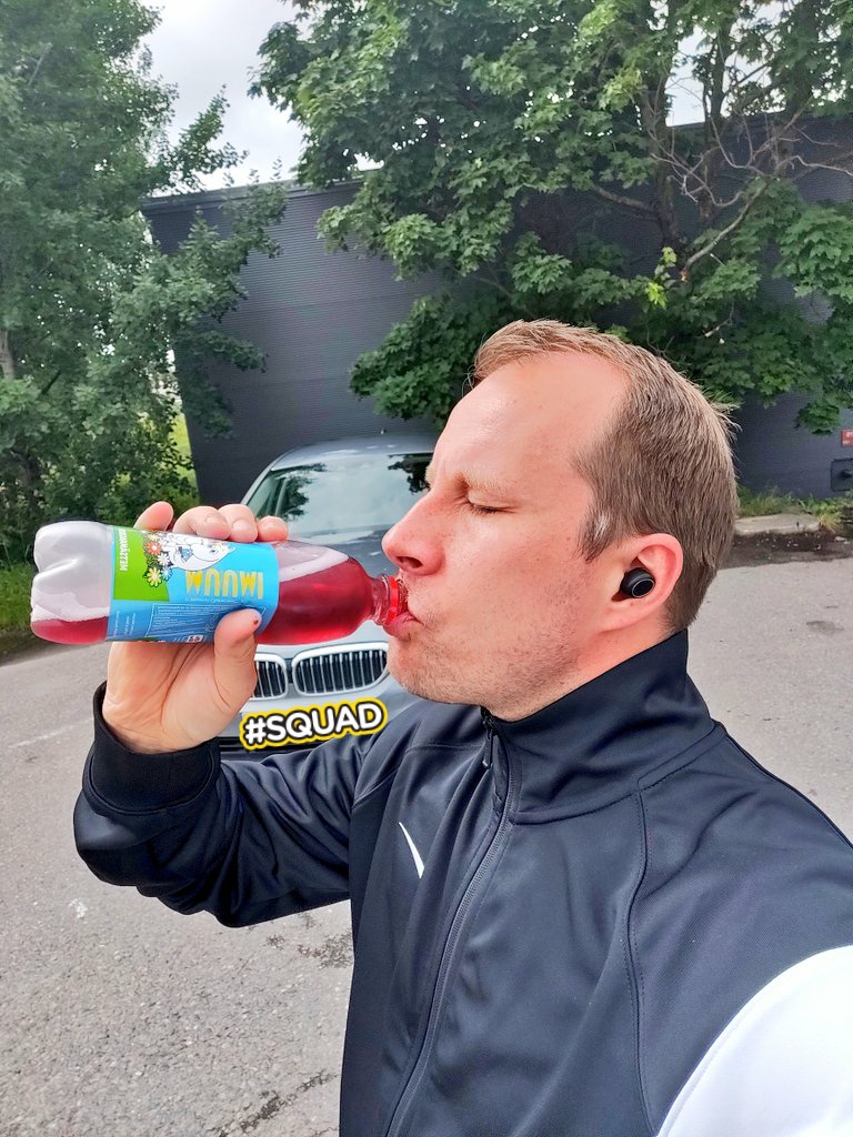 SaniLeino's tweet photo. Ainiin, arvatkaa mitä!

Tälläinen firma kun JoyActor oli kaivanut jostain osoitteen ja laittanut tulemaan tälläiset mageet TinyMate 2 kuulokkeet!

Jatkossa kun vedän pitkiä lenkkejä kuten tässä kuvassa ni otan mun tainimeitit messiin 😍

Aika hiano ele!

#saatu 
#mainos 
#tänks https://t.co/7vsYjv69qL
