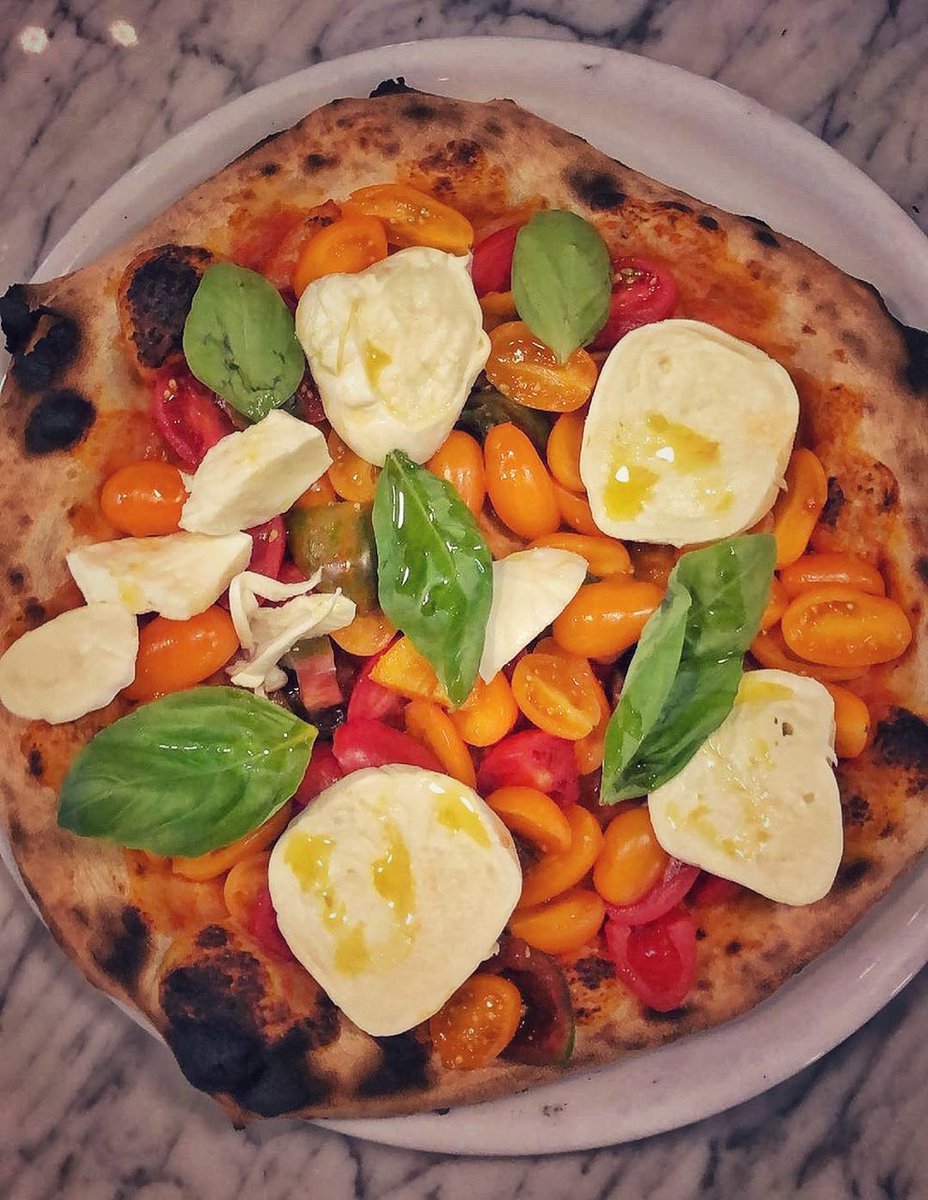 LievitoSanta's tweet photo. La pizza ANACAPRI? 🍕

Focaccia con pomodoro, datterini gialli, datterini rossi, camone nero, pomodoro verde e mozzarella di bufala 🍕

366 8149019 📱
Via Aurelio Saffi 1 (Parco Maiorca) 🏖
Santa Marinella 🌊

#lievito #santamarinella #pizza #fritti #birra #callegari ❤️ https://t.co/tl6tqZ6jqE