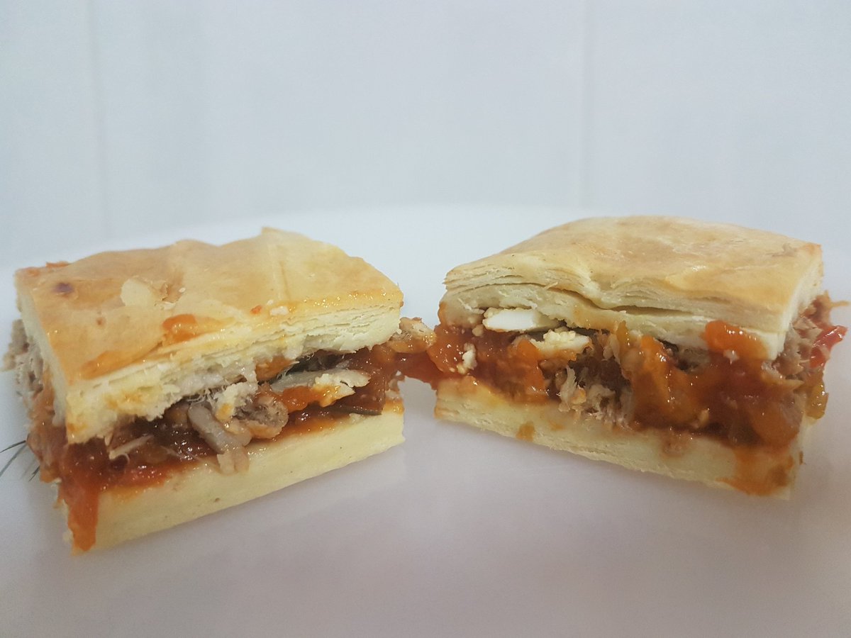 Hoy toca empanada de atún y huevo 🤤🍽🤗😍
Para ver la receta completa, puedes hacerlo en mis canales de Facebook o Instagram
#Domingo #comida #atún #comidamediterranea
