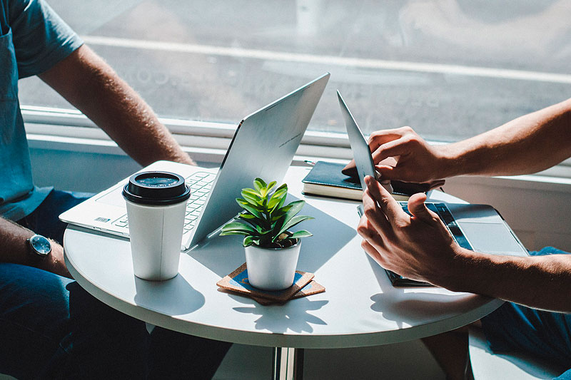 CcivicsBCN's tweet photo. 🎟️ Aquest estiu és imprescindible reservar entrades per a qualsevol activitat presencial als #CentresCívicsBCN. Si no sabeu com fer-ho, consulteu la #GuiaVisual que us ho explica pas a pas 👉 https://t.co/VkEnq5TTBm https://t.co/scQPdHLwXy