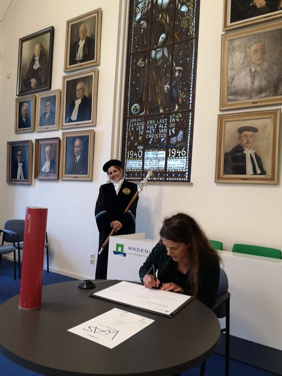 SemJacobs1's tweet photo. Last month, on the 5th of June, I successfully defended my phd thesis entitled "Visualising blood flagellates infections in transparent zebrafish" @WUR.
Thank you all for the (online) support! https://t.co/GVMHUZOhmh