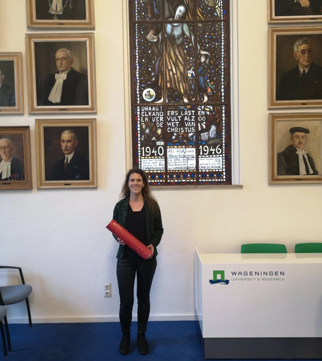 SemJacobs1's tweet photo. Last month, on the 5th of June, I successfully defended my phd thesis entitled "Visualising blood flagellates infections in transparent zebrafish" @WUR.
Thank you all for the (online) support! https://t.co/GVMHUZOhmh