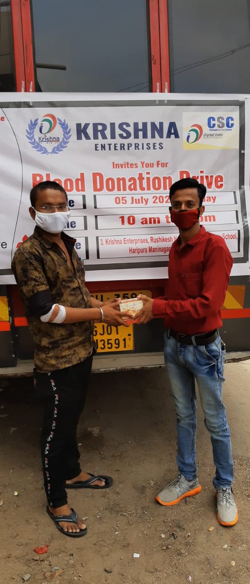 IleshCsc's tweet photo. Blood Donation Camp on CSC Gujarat Diwas at CSC Center
#cscgujaratdiwas 
@CSCGujarat 
@IleshCsc 
@jazan_sengupta 
@dintya15 
@CSCSPMVISHAL https://t.co/C6NMtXYb5G