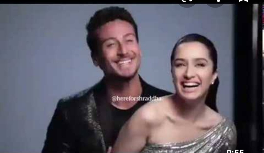 TigerSh43557582's tweet photo. Sooo sweet, both are looking very cute in this picture.👌🏻👌🏻👌🏻
#TigerShroff and #ShraddhaKapoor https://t.co/JaD3EXDD9r