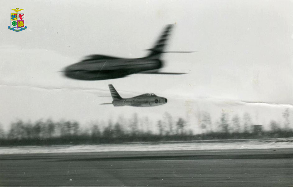 ItalianAirForce's tweet photo. #AccaddeOggi 

5 luglio 1958, i Diavoli Rossi vincevano in Olanda una competizione tra pattuglie acrobatiche #NATO

#HappenedToday #lanostrastoria #AeronauticaMilitare #latuasquadrachevola https://t.co/IETvnxopBK