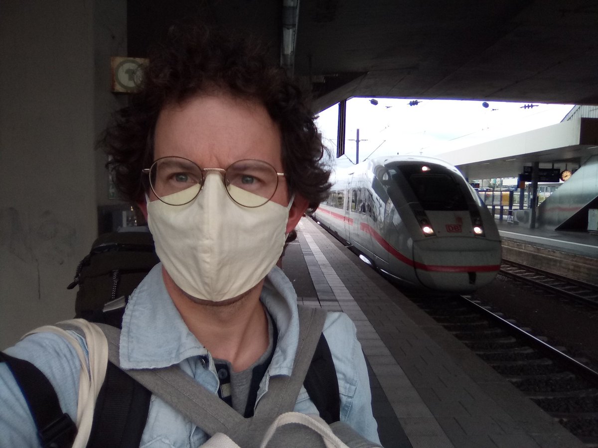 Goedemorgen! Het is nog vroeg, maar ik sta al op het station in Heidelberg (D) voor mijn reis #metdetreinnaarRome. Na een veelbelovende rit door de Alpen kom ik daar als het goed is vanavond aan. Duur? Valt mee! Ik heb deze week nog geboekt en betaal €67,60. 

Jetzt geht's los!