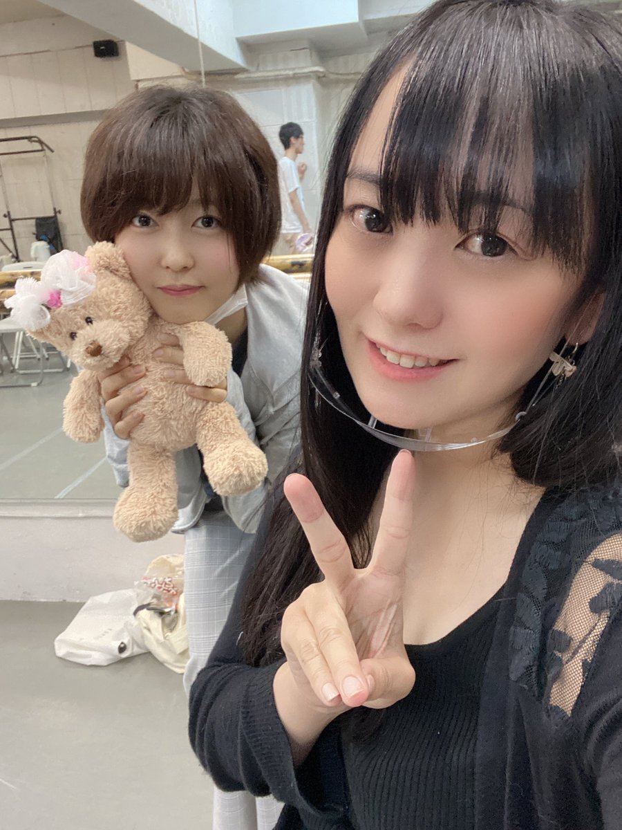 脊山麻理子 稽古の休憩中に 可愛い愛人たちとツーショット 予約してね しのしの 忍びよる偲びの夜 T Co Flqdfuypof