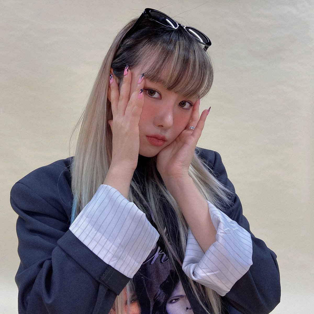 favorite_twt's tweet photo. [#가을]디어♥️3주년 함께해줘서 너무 고마워요 사랑해♥️
#페이버릿  #디어  #3주년 #기념일 https://t.co/M8xwiwU4Ej