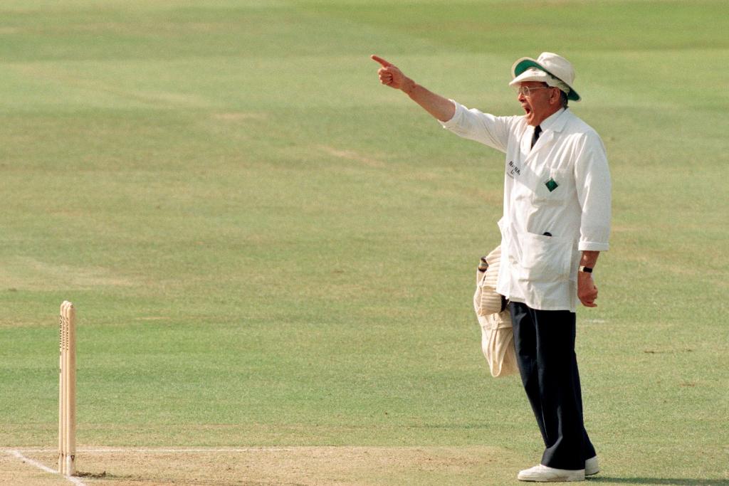 #OnThisDay in 1973, Dickie Bird made his international debut as an umpire in the Headingley Test between England and New Zealand. In his 23-year-long career, he stood in 66 Tests and 69 ODIs 🙌