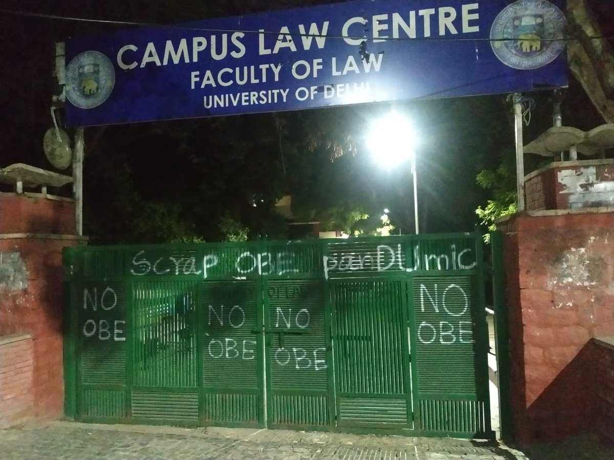 du_express's tweet photo. Walls in North Campus. #DUAgainstOBE #duagainstonlineexams #obe https://t.co/w9ptkKO1HA
