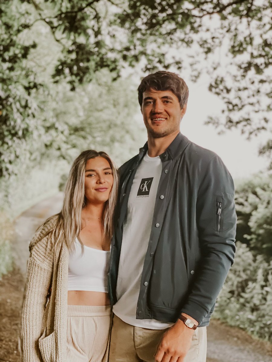 Franco Mostert (@francomostert) on Twitter photo Vanoggend het ek net weer besef dat ek ń ongelooflike vrou het. Die goed wat sy doen is net unbelievable. Die liefde en omgee wat sy het vir my en ons dogtertjies is net teveel. Ek kan rereg sê dat ek ń engel getrou het. Dankie vir alles my liefste vrou. #bestwifeever #ekisbederf Vanoggend het ek net weer besef dat ek ń ongelooflike vrou het. Die goed wat sy doen is net unbelievable. Die liefde en omgee wat sy het vir my en ons dogtertjies is net teveel. Ek kan rereg sê dat ek ń engel getrou het. Dankie vir alles my liefste vrou. #bestwifeever #ekisbederf