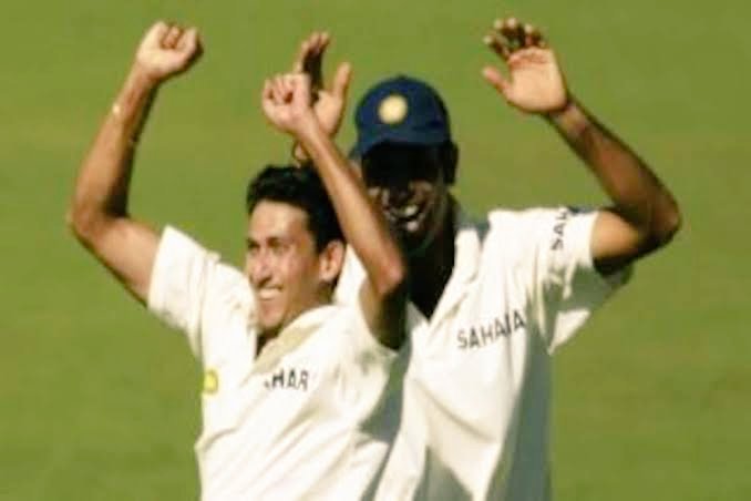 left hander..the ball nips back-in viciously hitting the pads. Bang! Ind get the start.  @imAagarkar however, was just starting! Soon, he lured  @RickyPonting, the 1st inns hero, to cut straight into the hands of gully for a duck. Aus 18/2. Aus afluttered. Ind thrilled. 